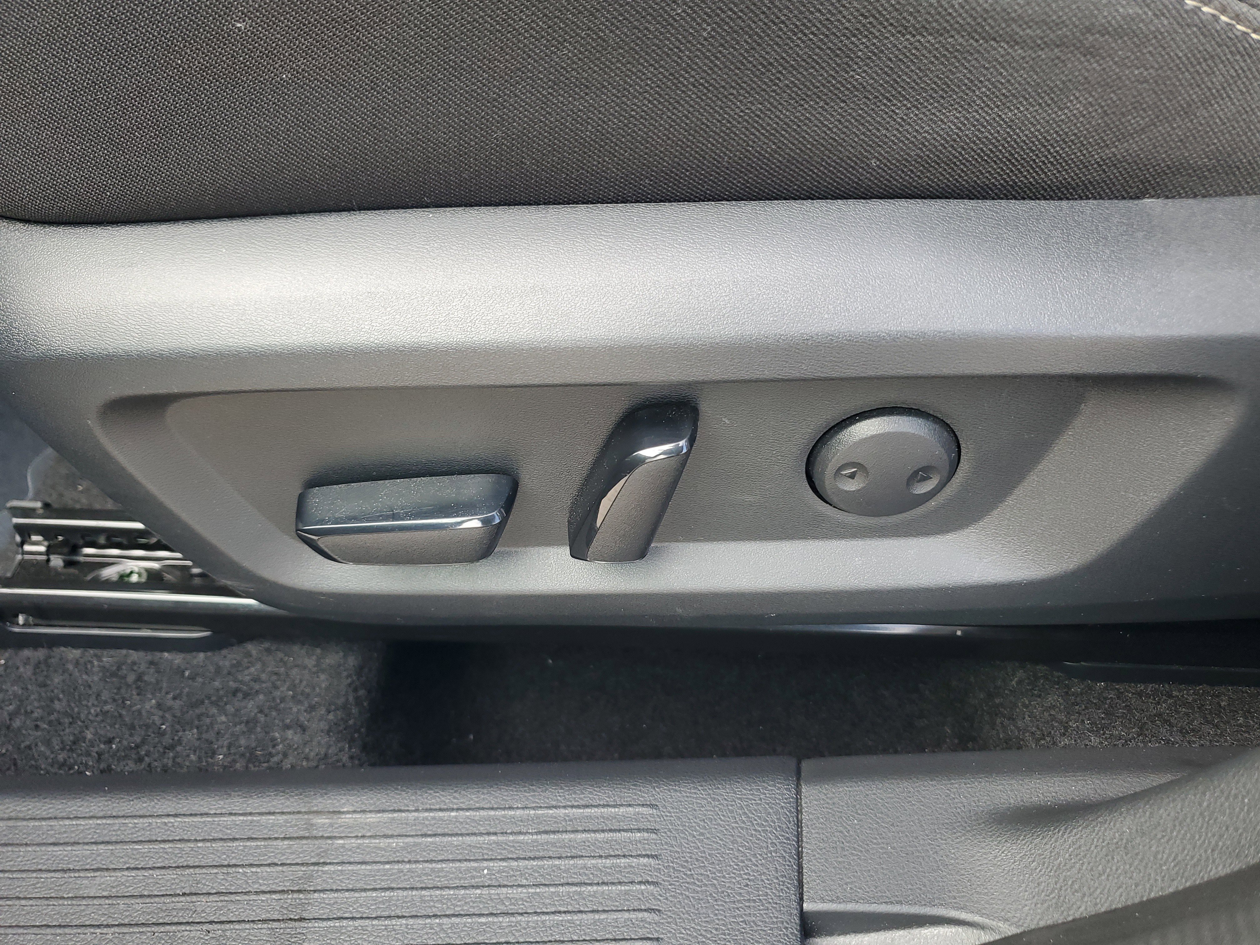 Certified 2024 Nissan Rogue SV image 12