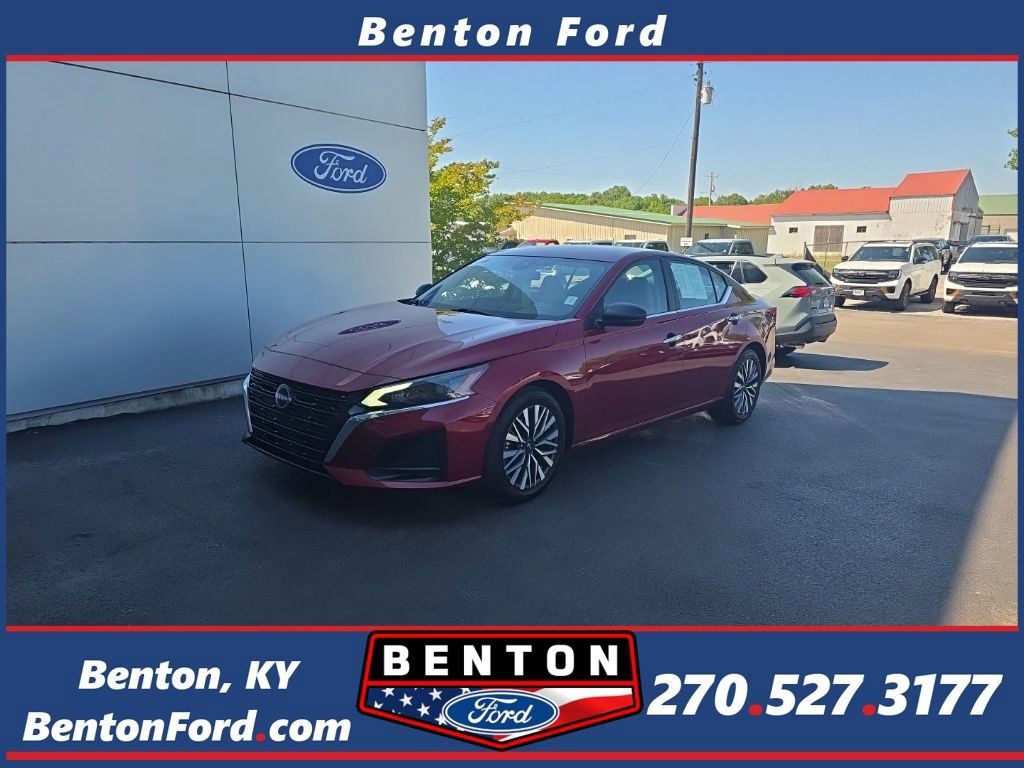 Used 2025 Nissan Altima 2.5 SV FWD image 1