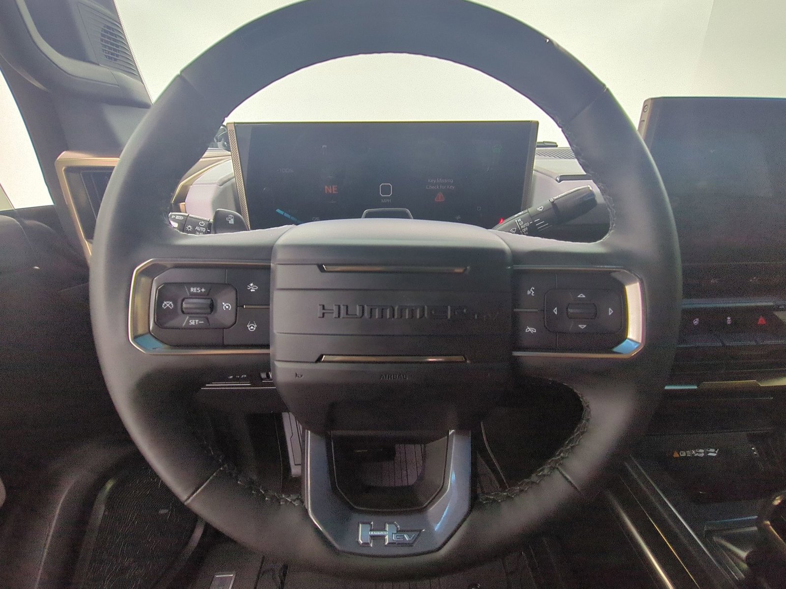 Used 2024 GMC Hummer EV 2X w/ LPO, Illumination Package image 29