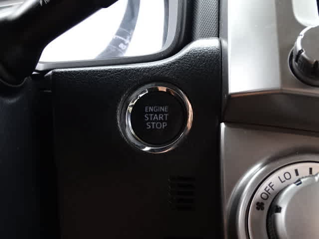 Used 2021 Toyota 4Runner SR5 Premium w/ Moonroof Package RWD image 30