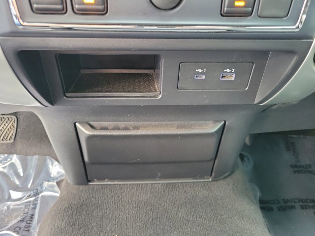 Used 2021 Nissan Titan SV w/ Accessory Utility Package RWD image 28