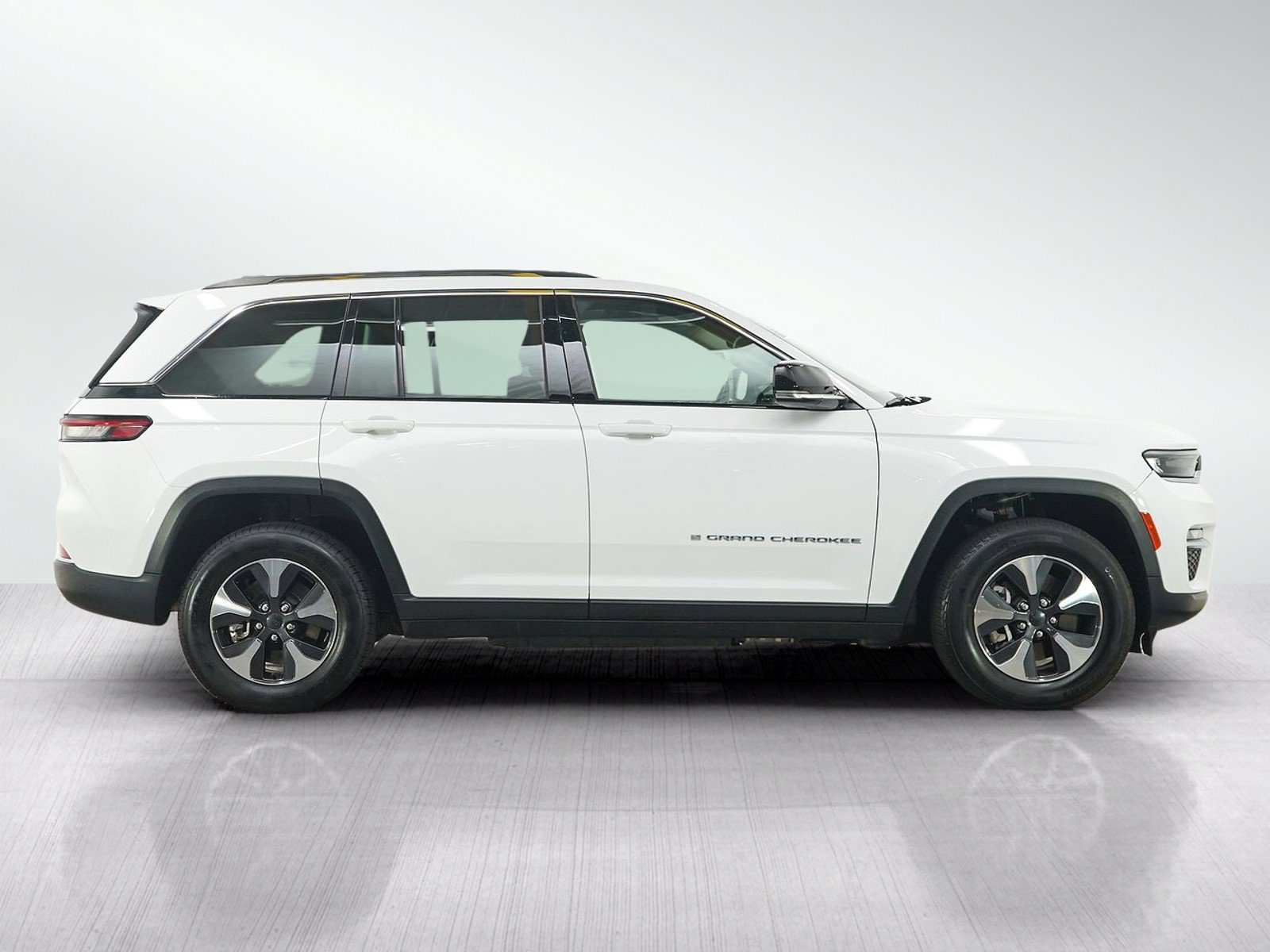 Used 2024 Jeep Grand Cherokee Limited 4xe AWD/4WD image 7