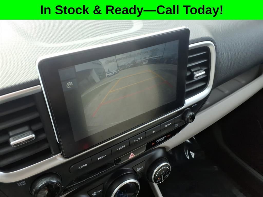Used 2025 Hyundai Venue SEL image 10