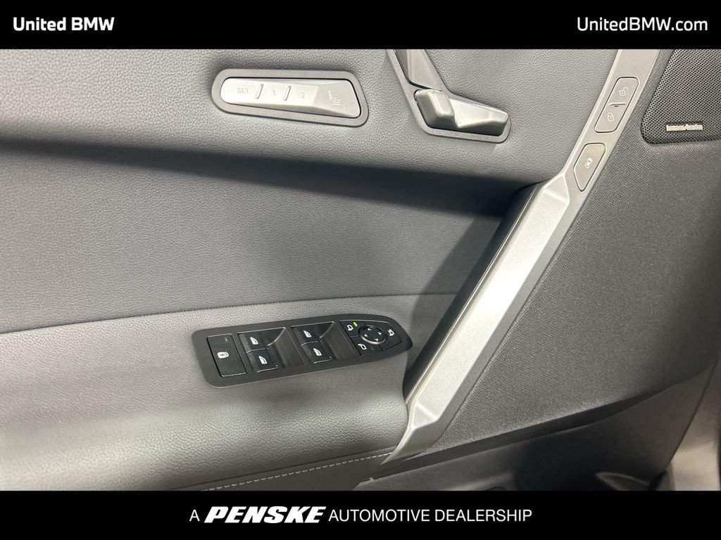 Used 2026 BMW iX xDrive60 w/ M Sport Package AWD/4WD image 11