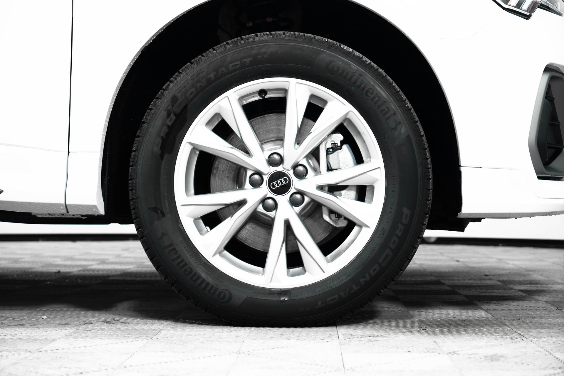 New 2025 Audi Q3 2.0T Premium image 9