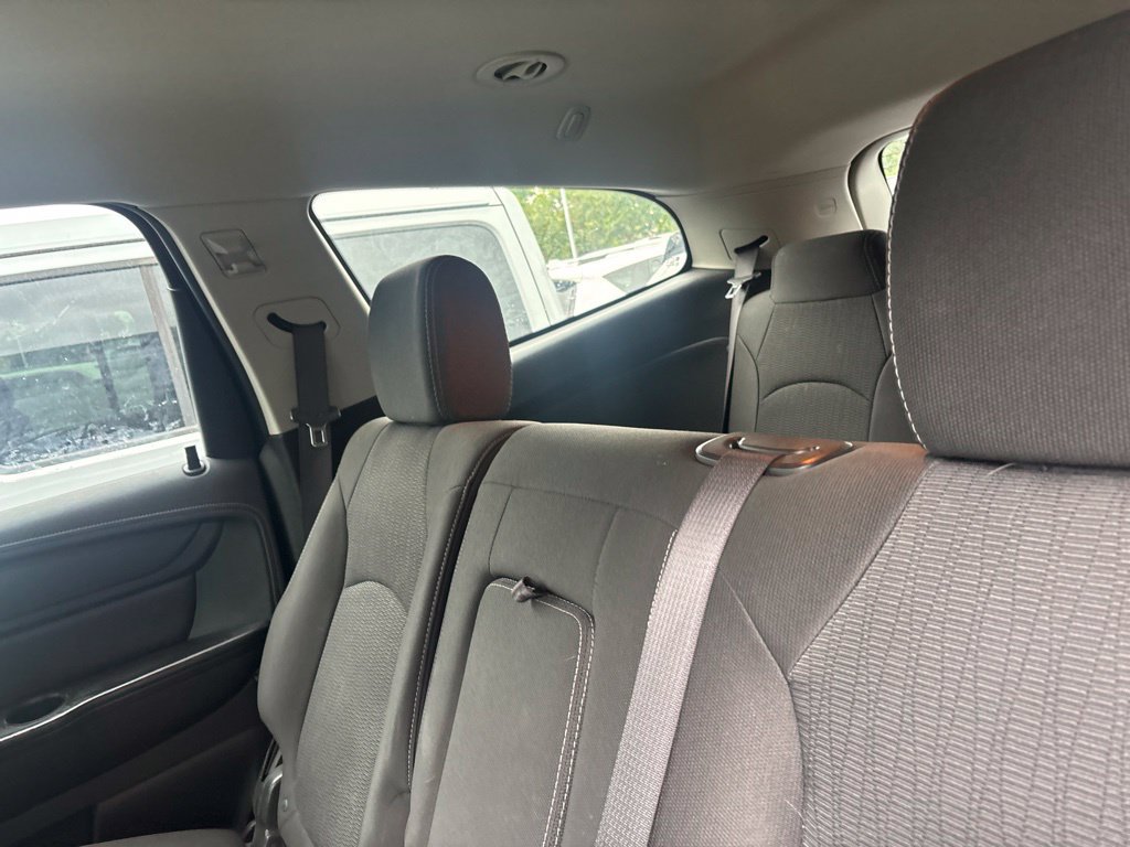 Used 2017 Chevrolet Traverse LT w/ Style and Technology Package FWD image 10