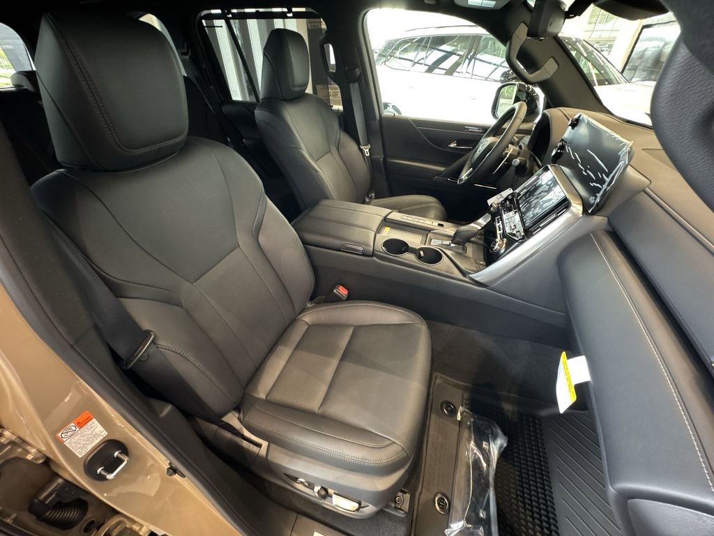 New 2026 Lexus LX 700h Overtrail image 8
