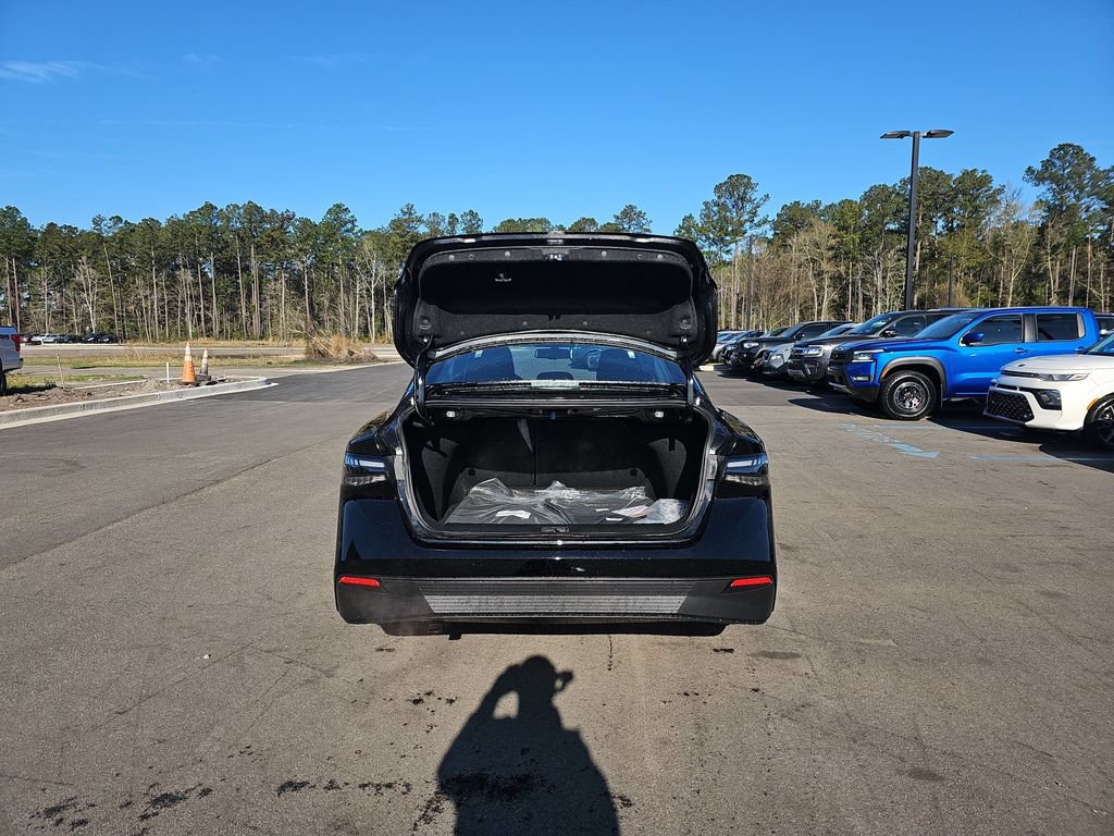 New 2026 Nissan Sentra SV w/ SV Convenience Package FWD image 16
