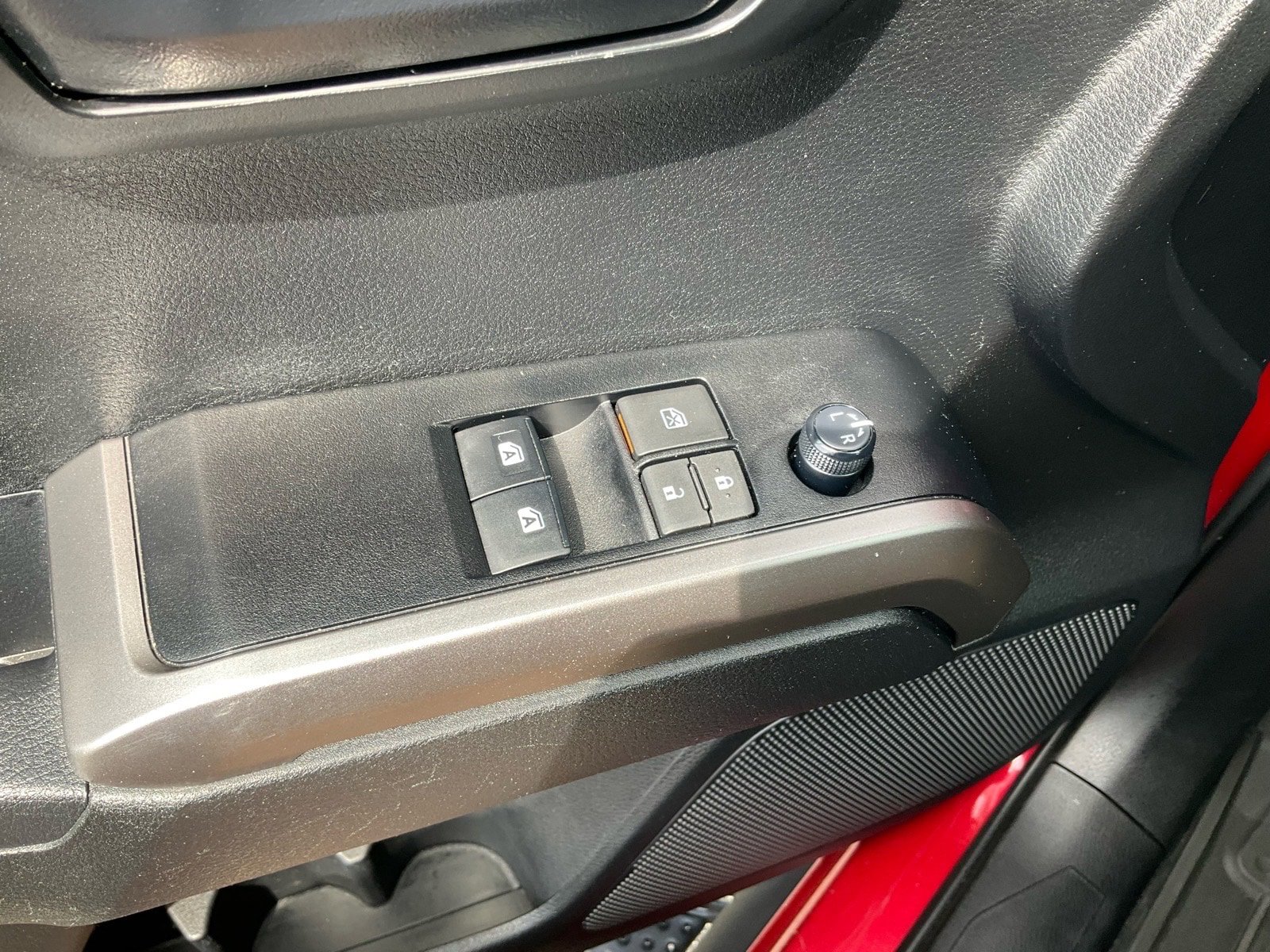 Used 2023 Toyota Tacoma SR5 w/ Technology Package AWD/4WD image 17