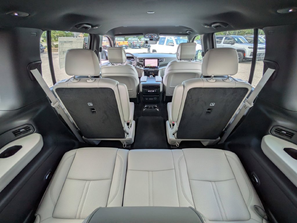 New 2026 Jeep Grand Wagoneer 4WD image 35