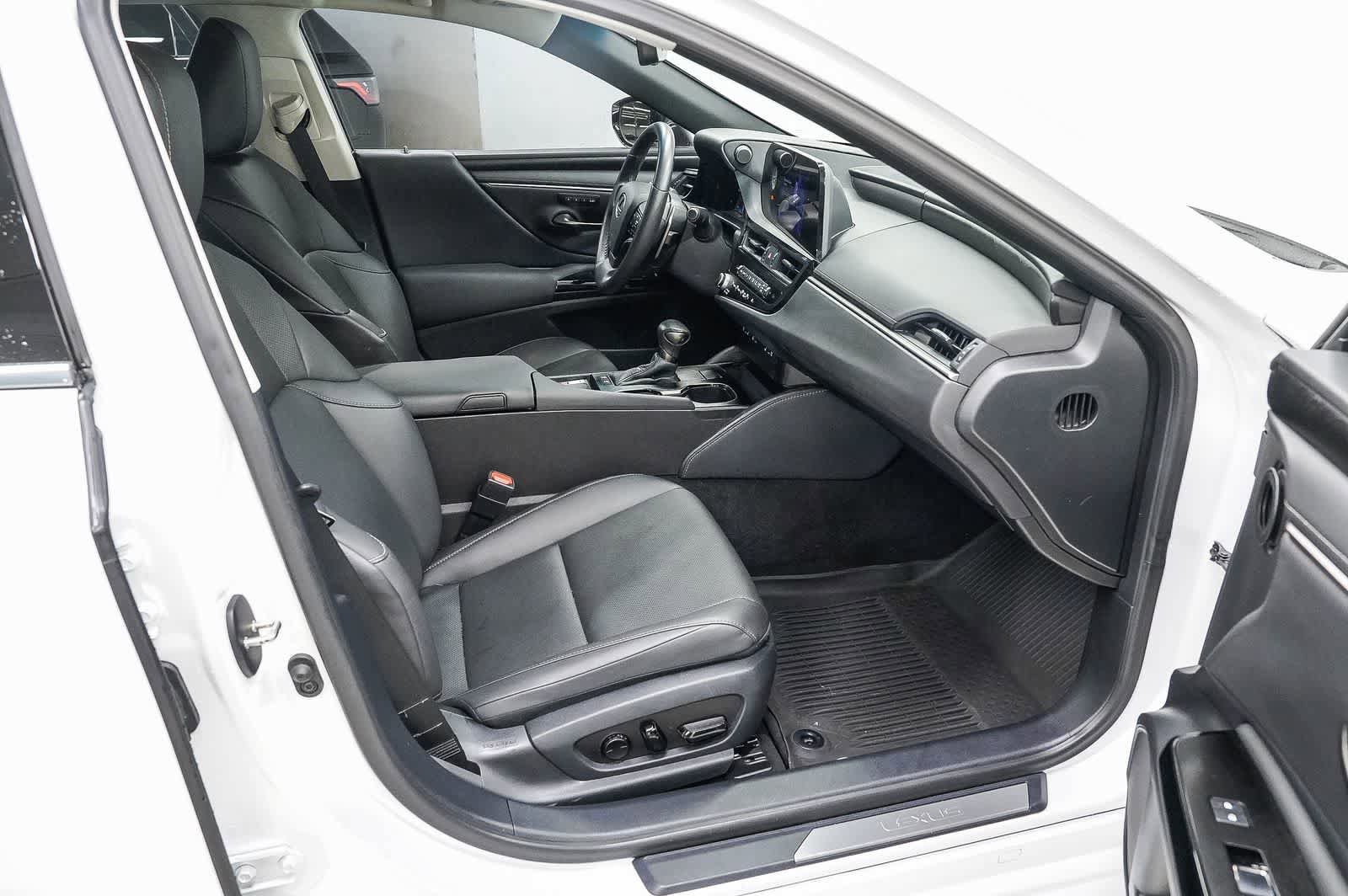 Used 2023 Lexus ES 300h w/ Premium Package FWD image 17