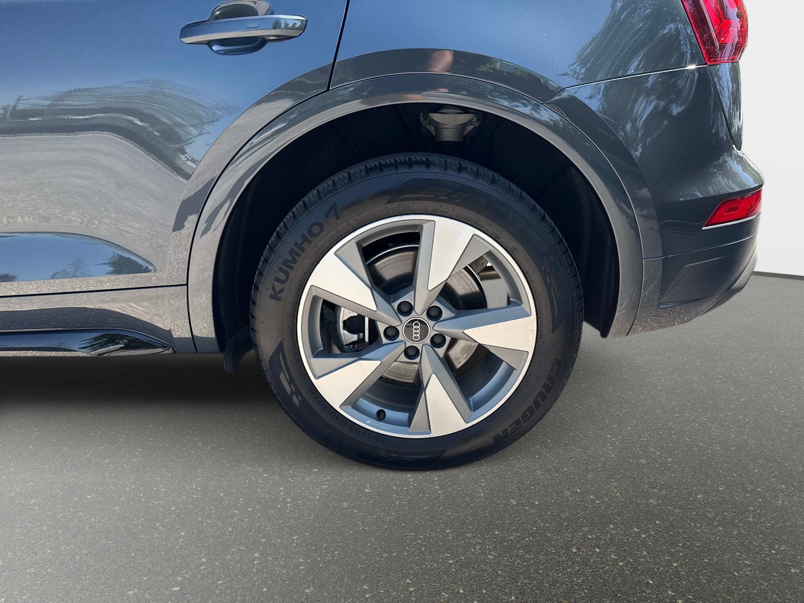 Used 2025 Audi Q5 2.0T Premium image 10