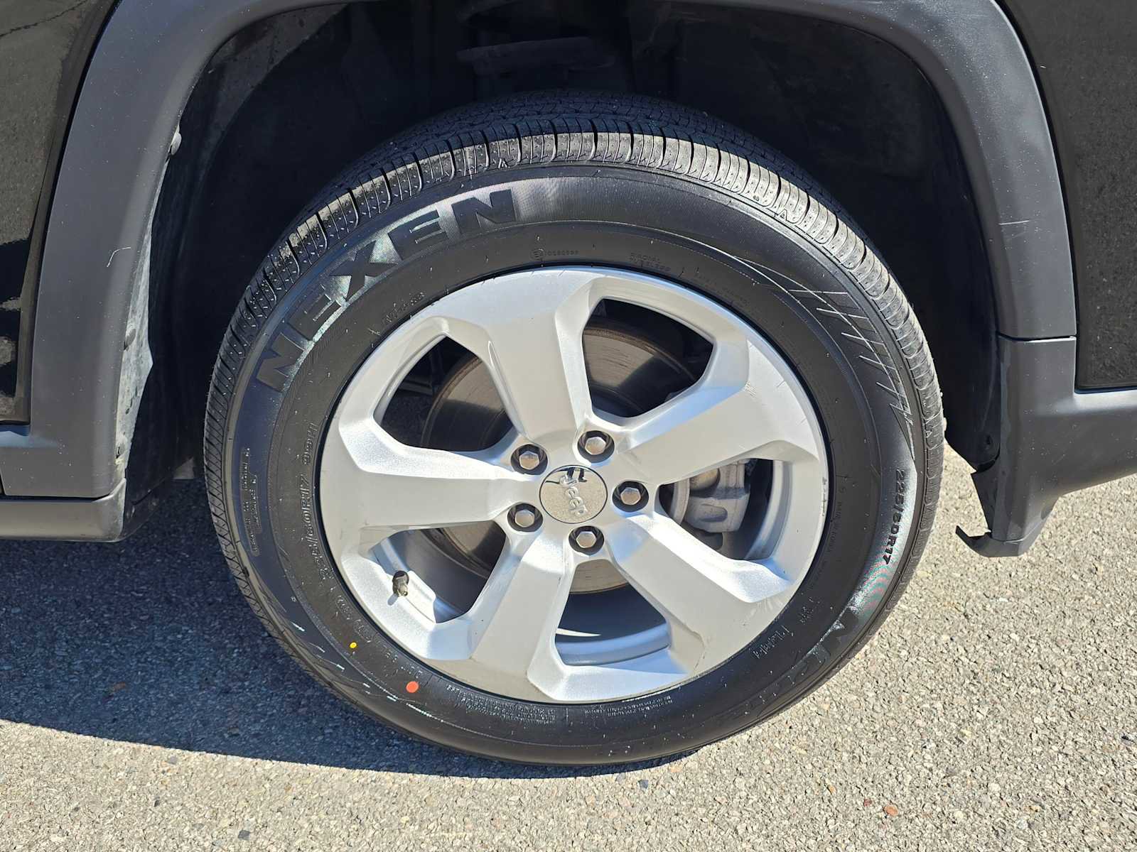 Used 2020 Jeep Compass Latitude image 9