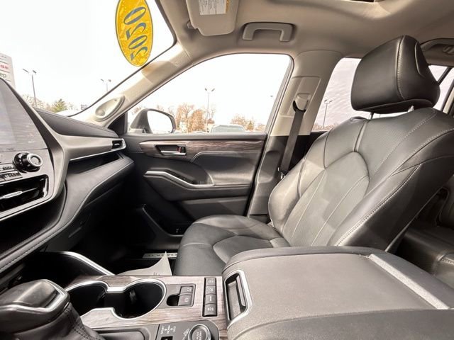 Used 2020 Toyota Highlander Limited image 55