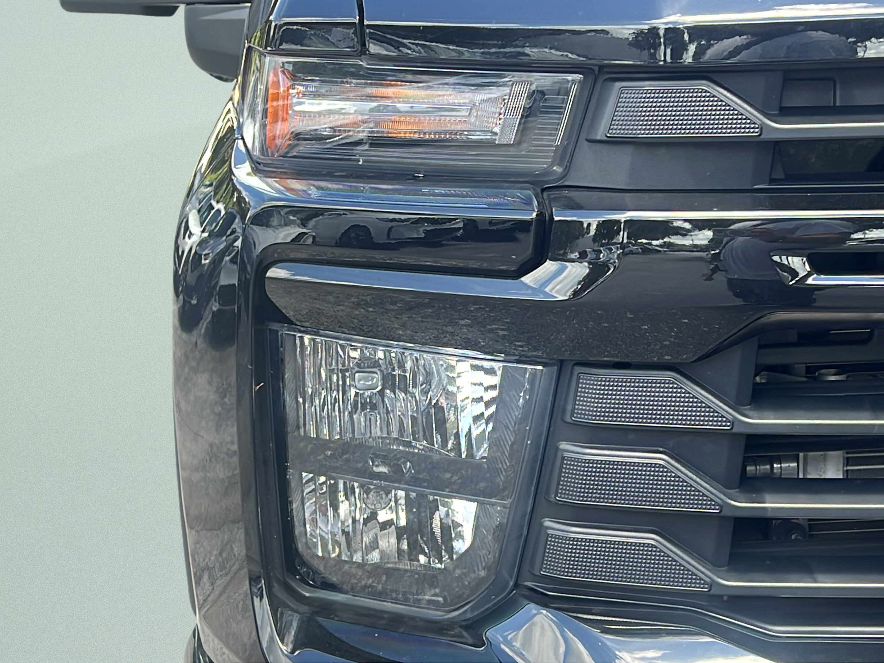 Used 2025 Chevrolet Silverado 2500 Custom w/ Custom Value Package AWD/4WD image 9