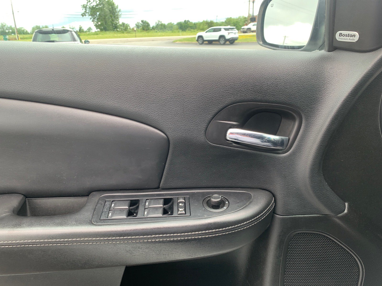 Used 2013 Chrysler 200 Limited FWD image 16