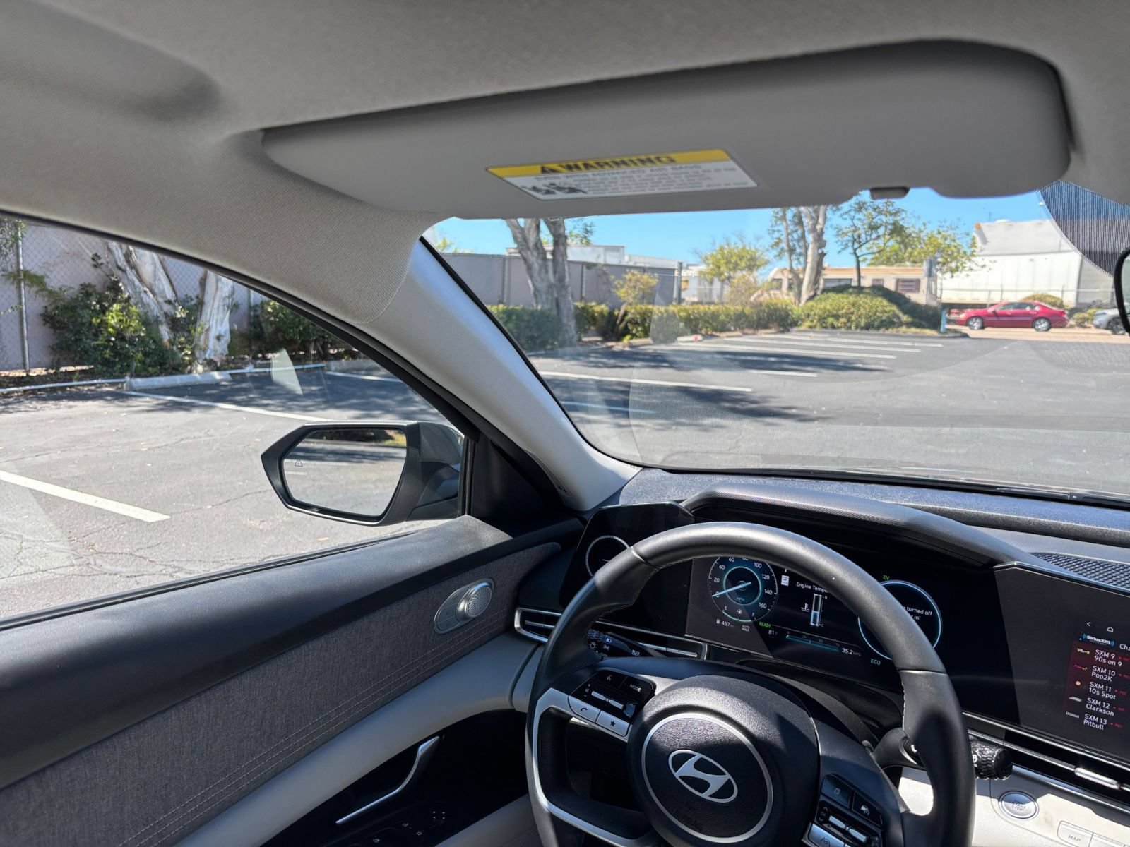 Used 2025 Hyundai Elantra Limited FWD image 35