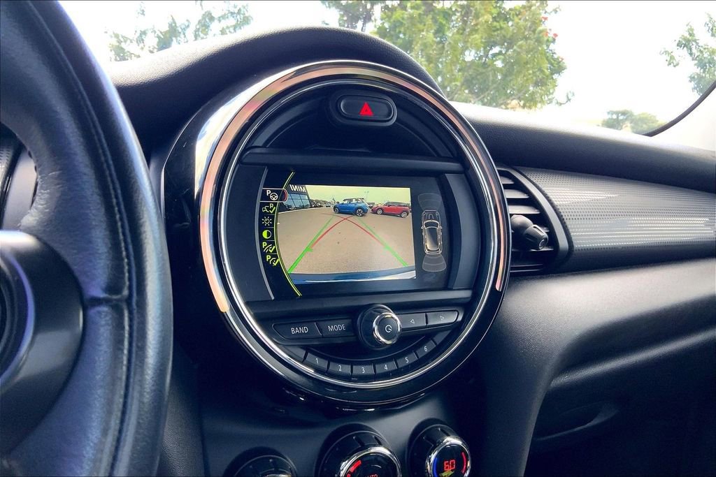 Used 2018 MINI Cooper 4-Door Hardtop image 20