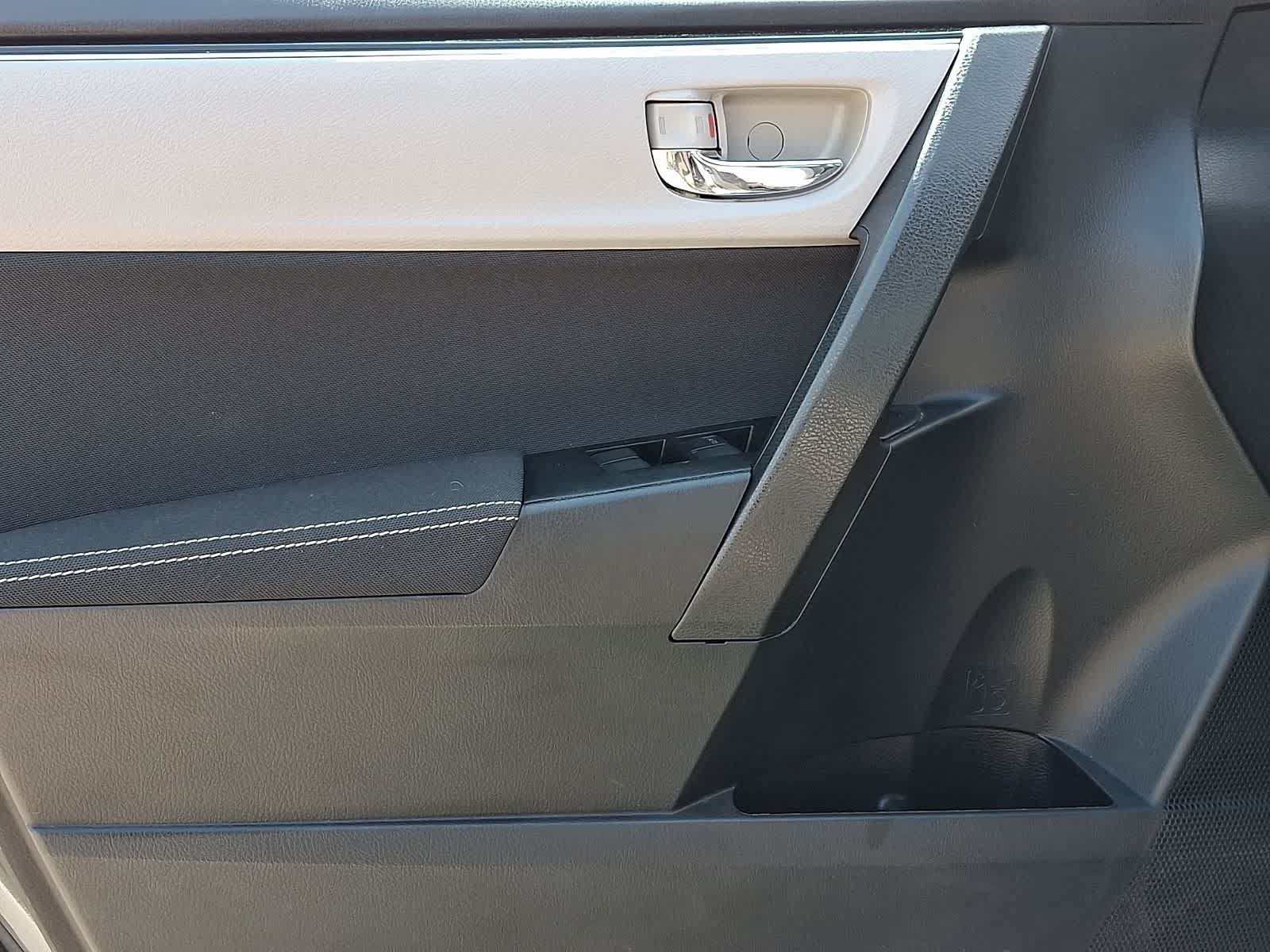 Certified 2018 Toyota Corolla LE FWD image 14