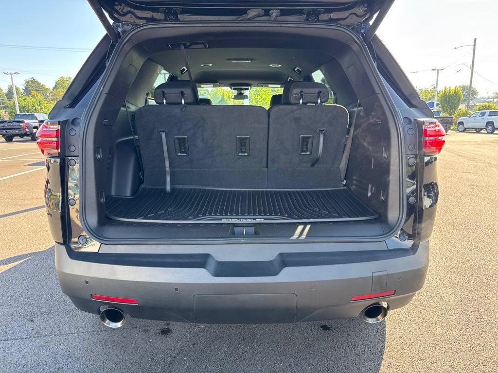 Used 2023 Chevrolet Traverse LT w/ Midnight/Sport Edition AWD/4WD image 4