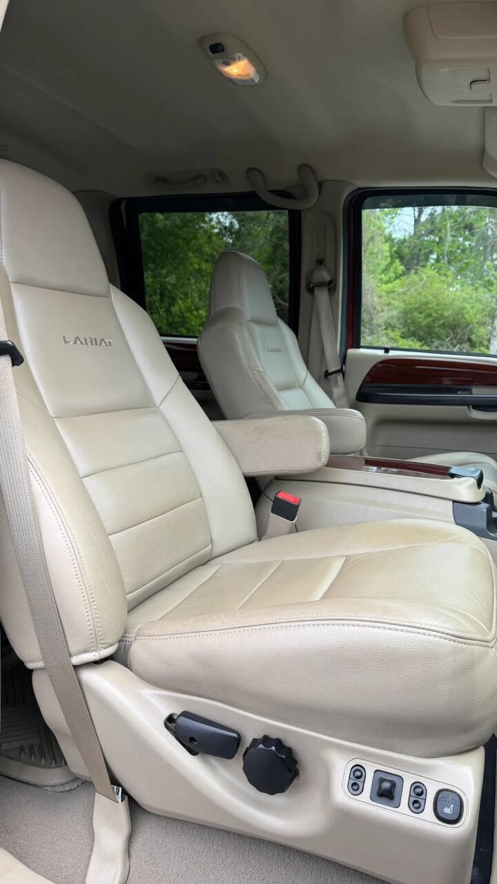 Used 2006 Ford F350 Lariat image 29