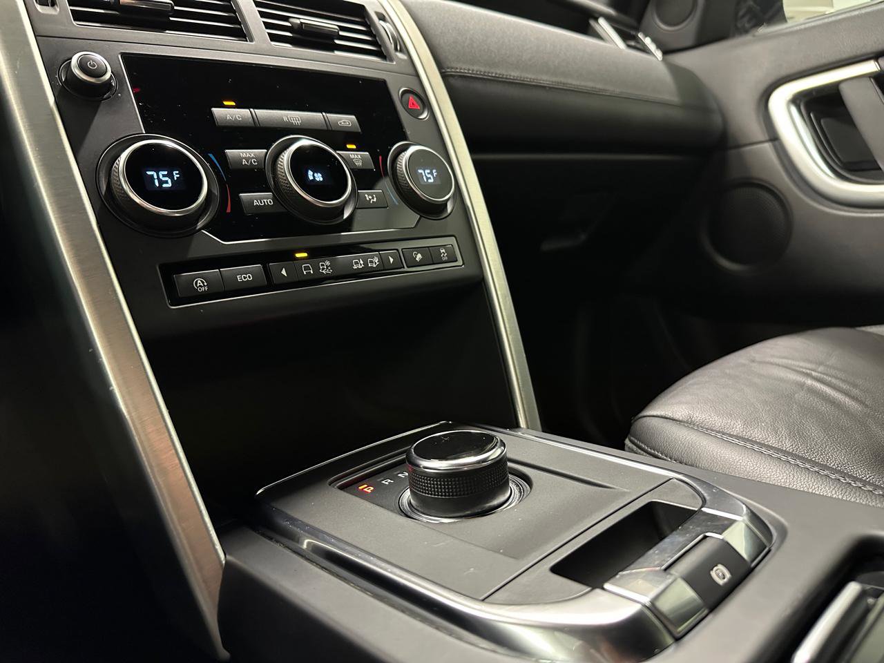 Used 2019 Land Rover Discovery Sport SE image 43