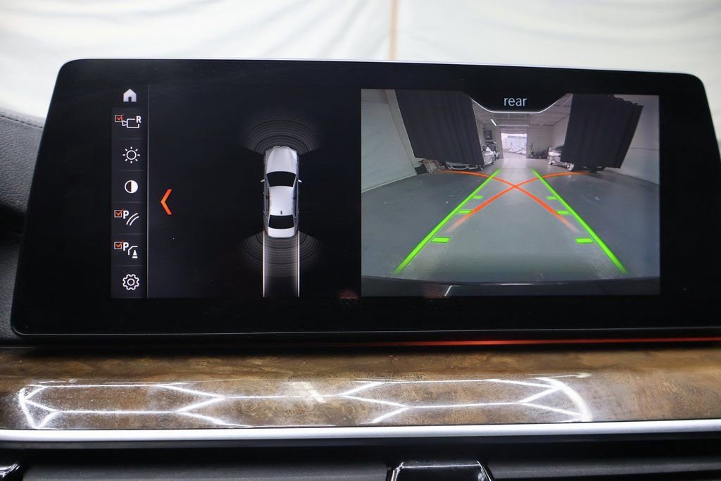 Used 2018 BMW 540i w/ M Sport Package image 21