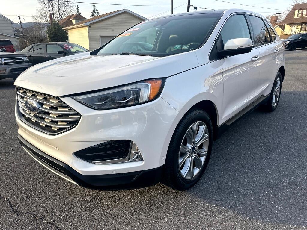 Used 2019 Ford Edge Titanium w/ Equipment Group 301A image 3