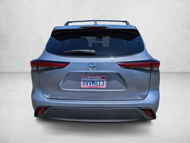Used 2021 Toyota Highlander LE FWD image 7
