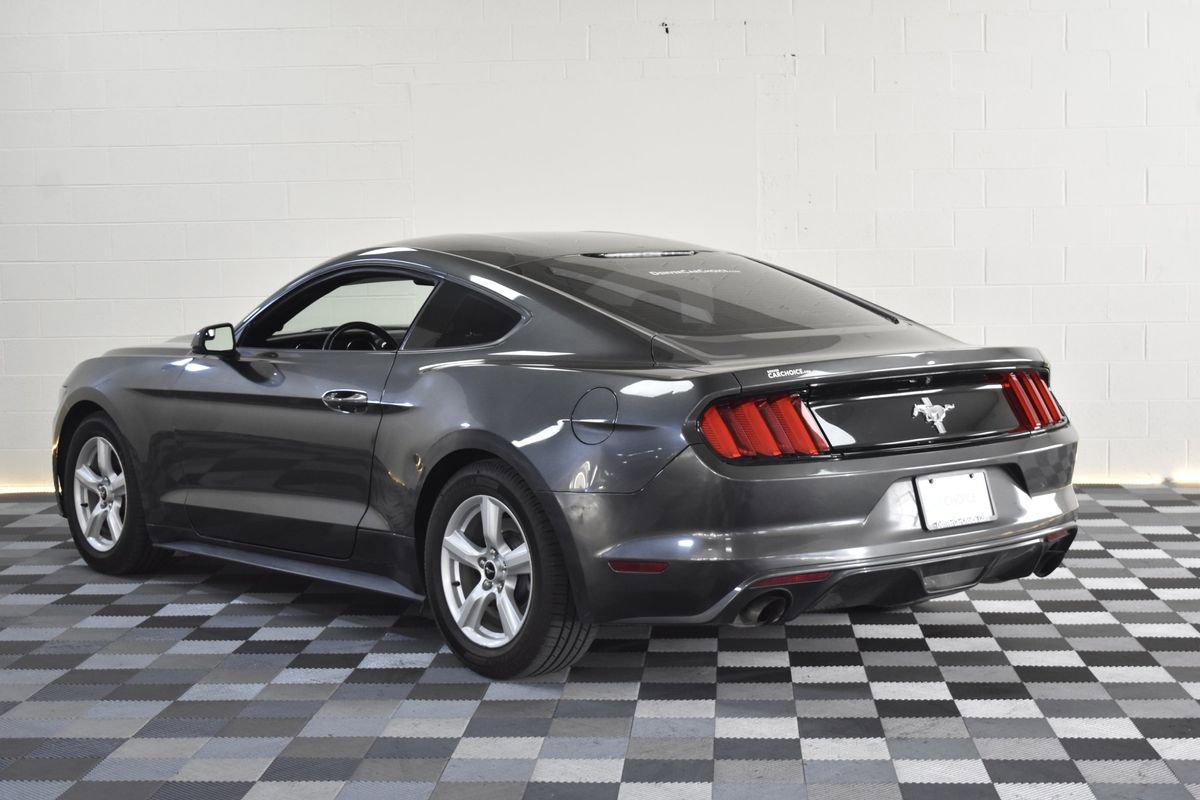 Used 2017 Ford Mustang Coupe image 3