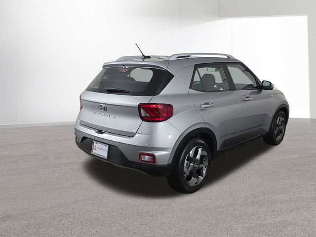 Used 2025 Hyundai Venue SEL image 13