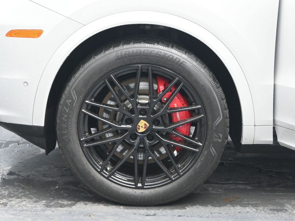 Used 2024 Porsche Cayenne S image 36