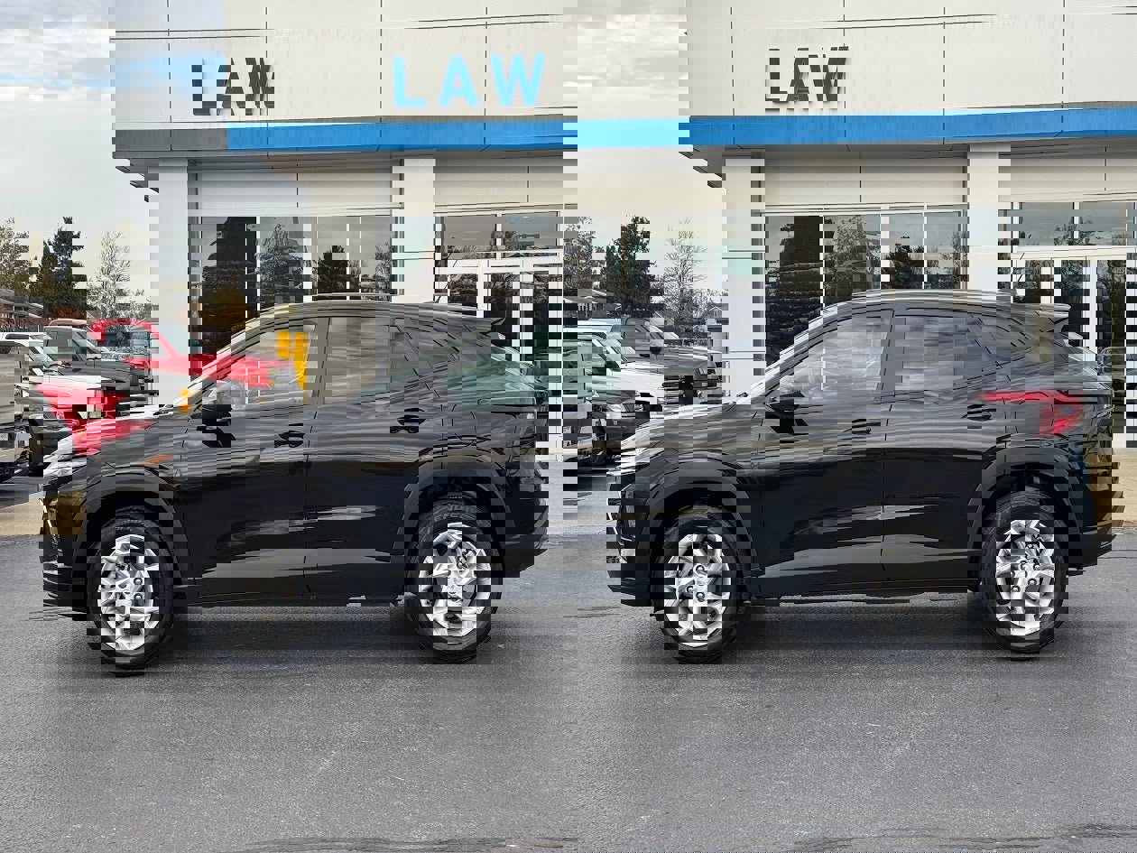 Used 2025 Chevrolet Trax LS w/ LS Convenience Package image 8