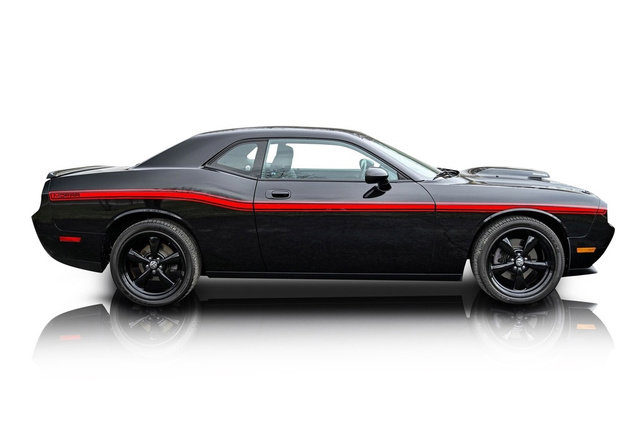 Used 2010 Dodge Challenger R/T w/ Mopar 10 Pkg image 2