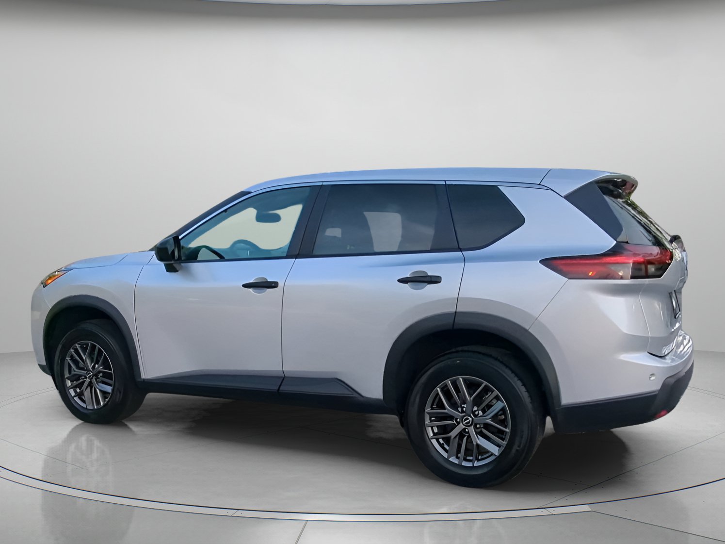 Used 2024 Nissan Rogue S FWD image 18
