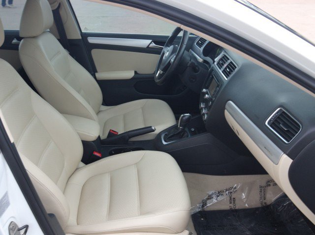 Used 2013 Volkswagen Jetta SEL FWD image 29