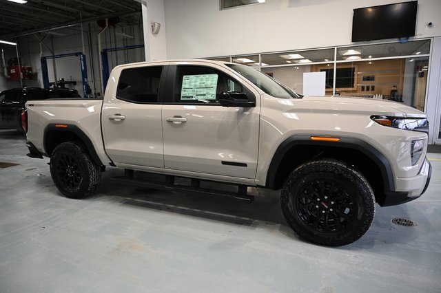 New 2026 GMC Canyon Elevation w/ Convenience Package image 4