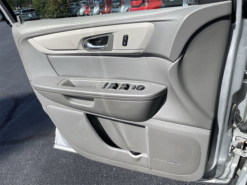 Used 2017 Chevrolet Traverse LT image 19