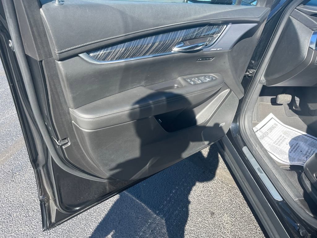 Used 2024 Cadillac XT6 Premium Luxury image 18