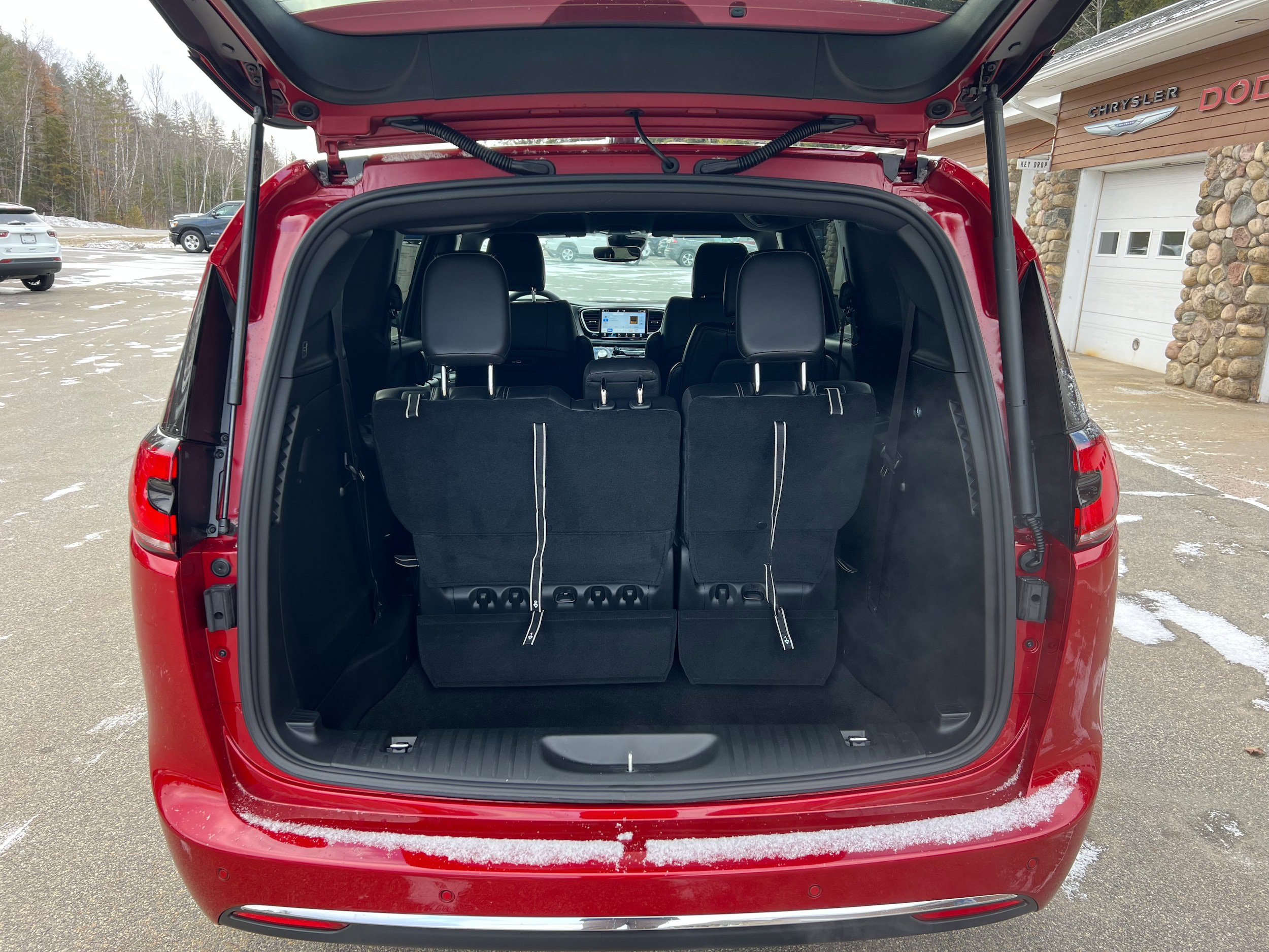 New 2026 Chrysler Pacifica Select AWD/4WD image 20