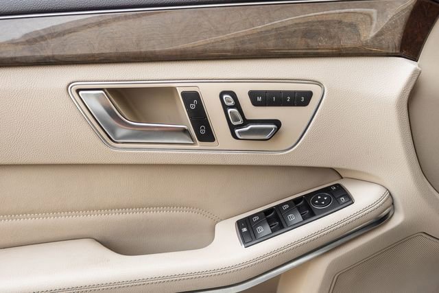Used 2014 Mercedes-Benz E 250 BlueTEC Sedan image 13