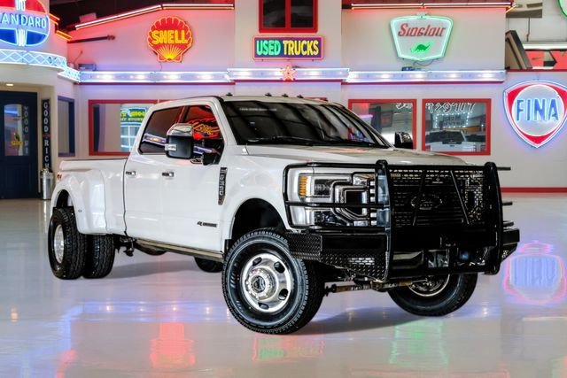 Used 2022 Ford F350 Platinum w/ FX4 Off-Road Package AWD/4WD image 1