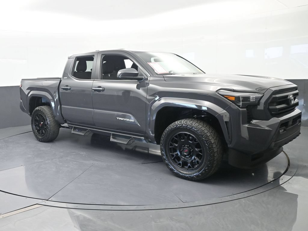 Used 2025 Toyota Tacoma SR5 RWD image 8