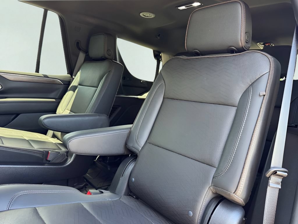 Used 2023 Chevrolet Tahoe High Country AWD/4WD image 17