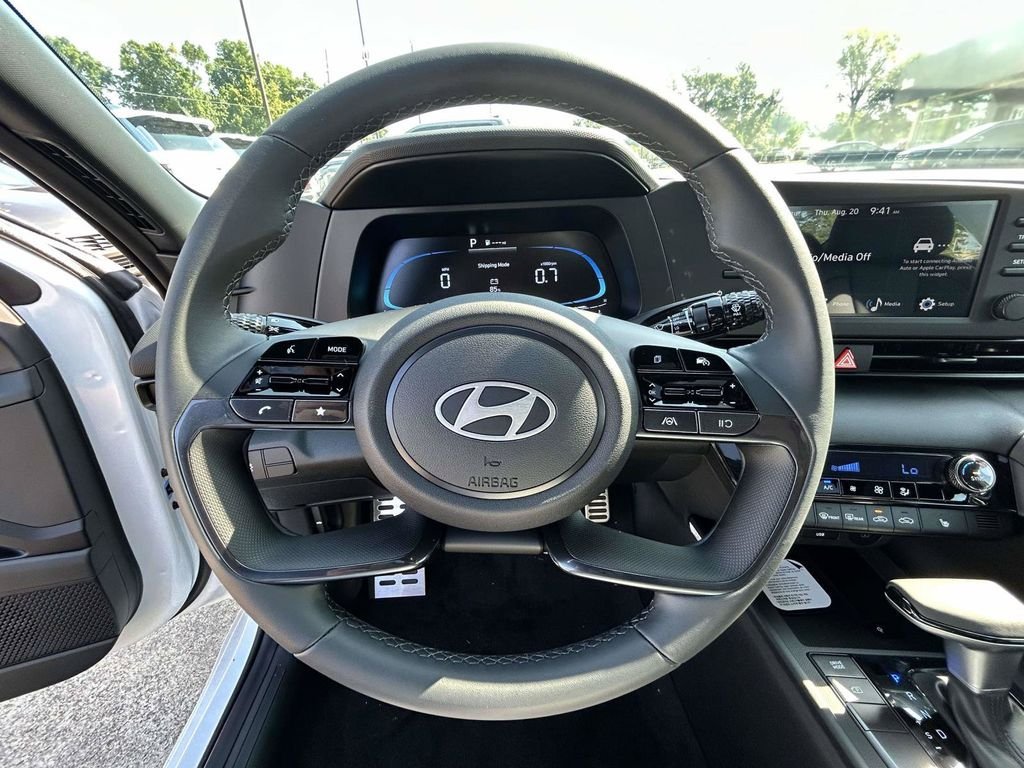 New 2026 Hyundai Elantra SEL Sport FWD image 24
