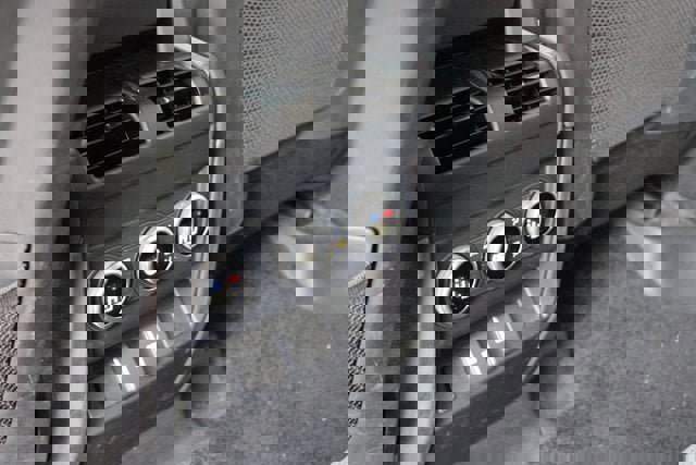 Used 2023 Land Rover Defender 110 S image 19