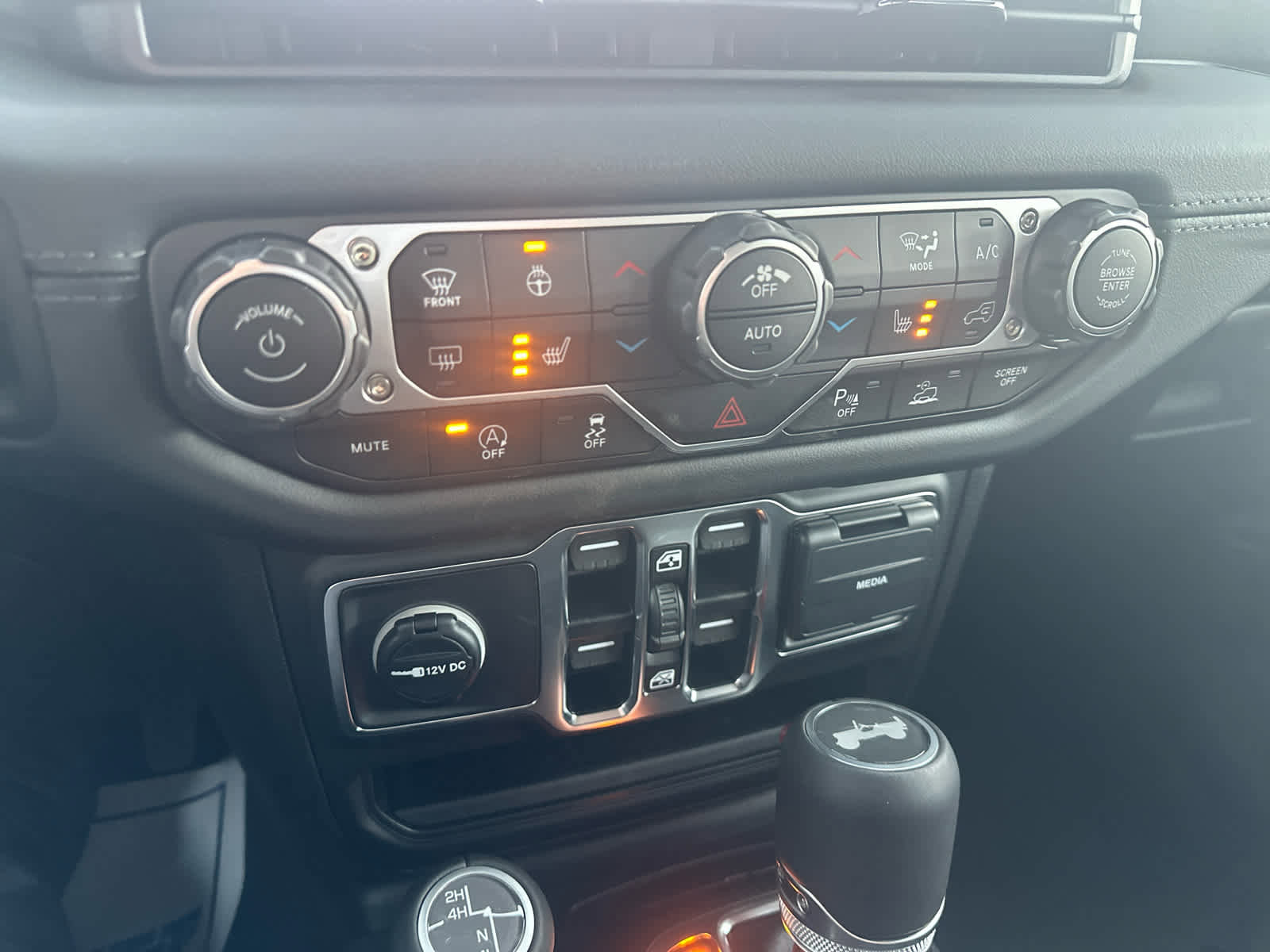 New 2026 Jeep Wrangler Unlimited Sahara image 27