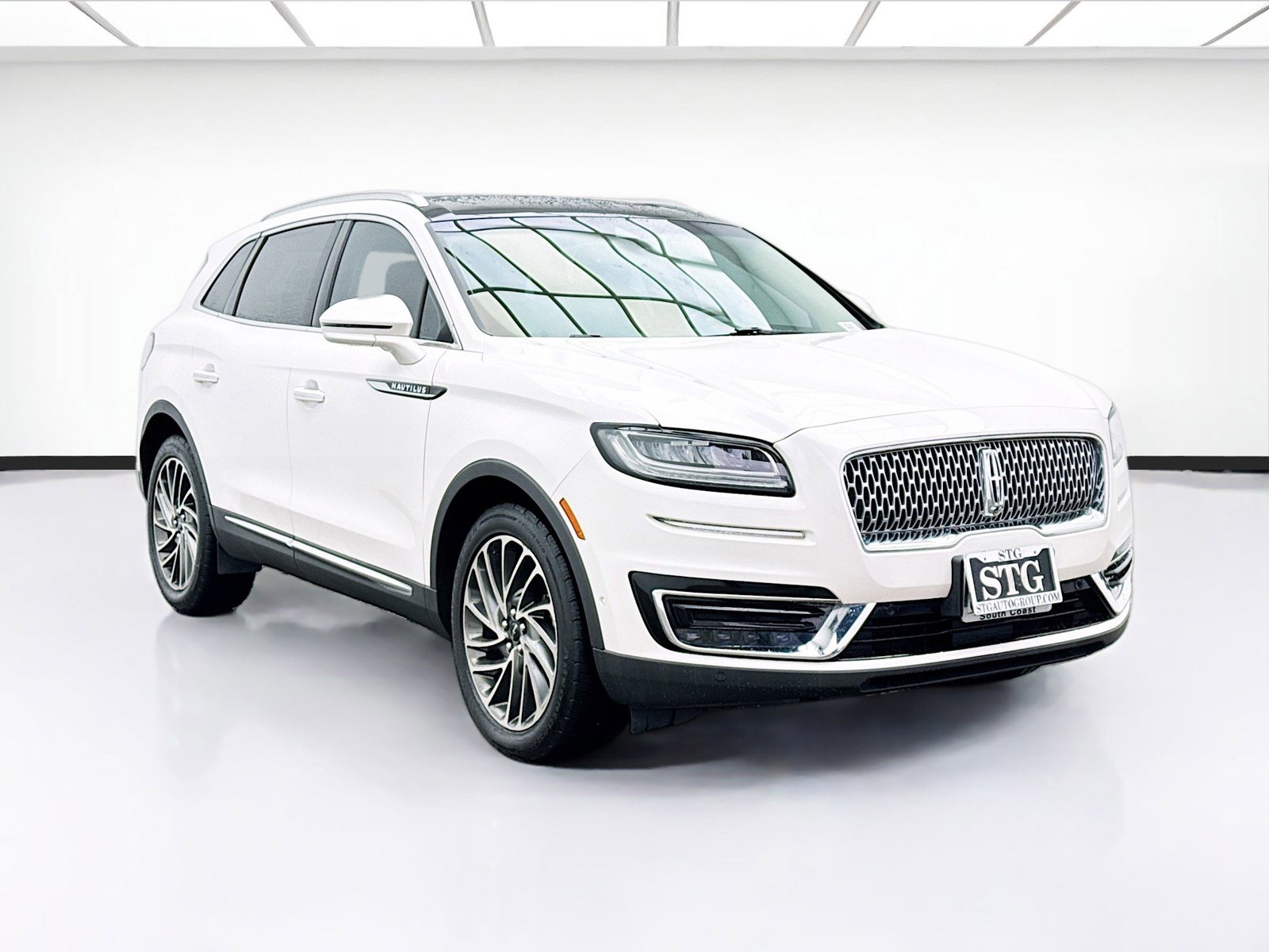 Used 2019 Lincoln Nautilus Reserve AWD/4WD image 3