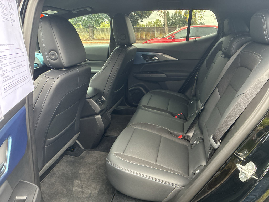 Used 2024 Chevrolet Equinox EV LT FWD image 33