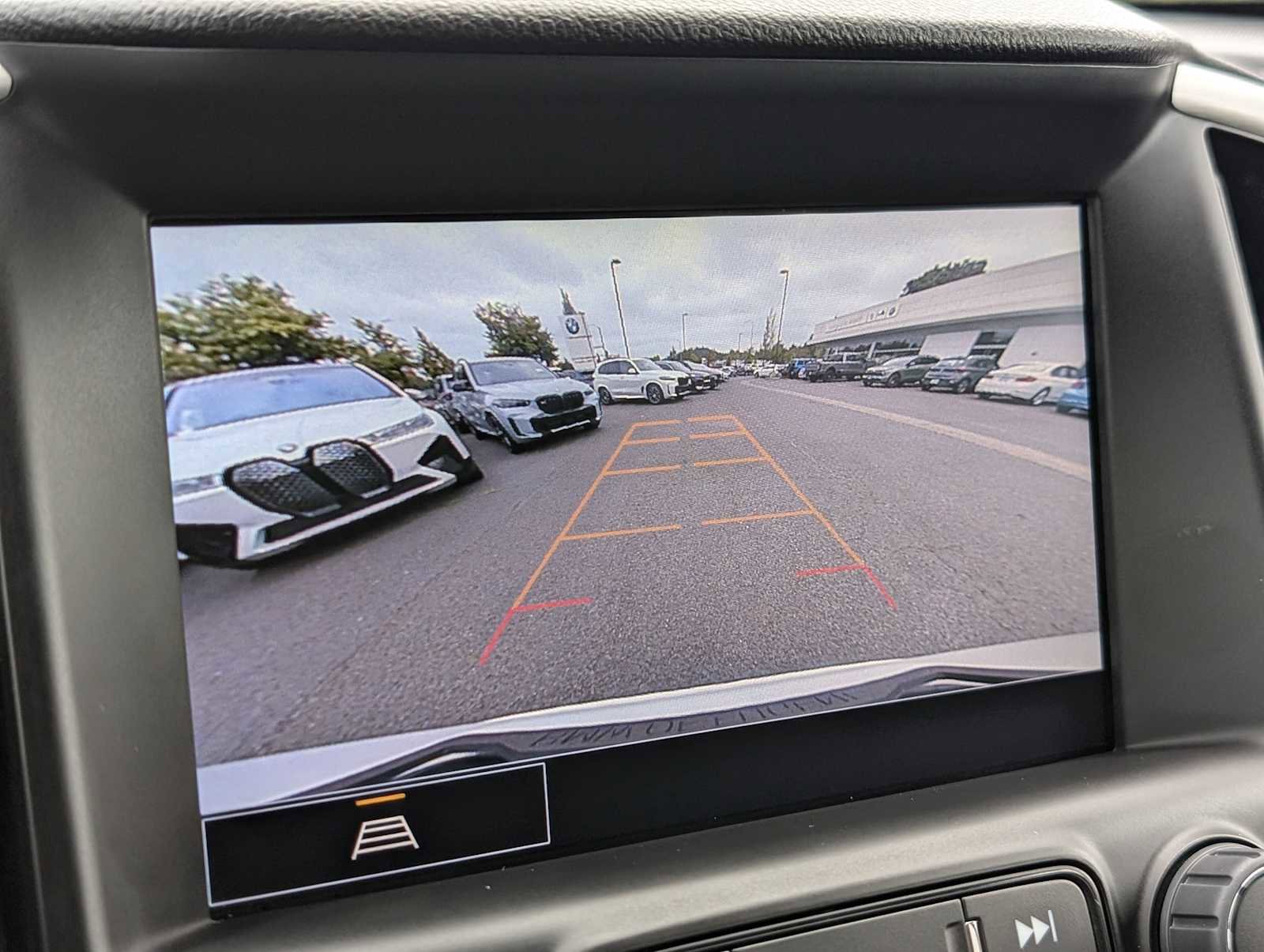 Used 2023 GMC Terrain SLT image 27